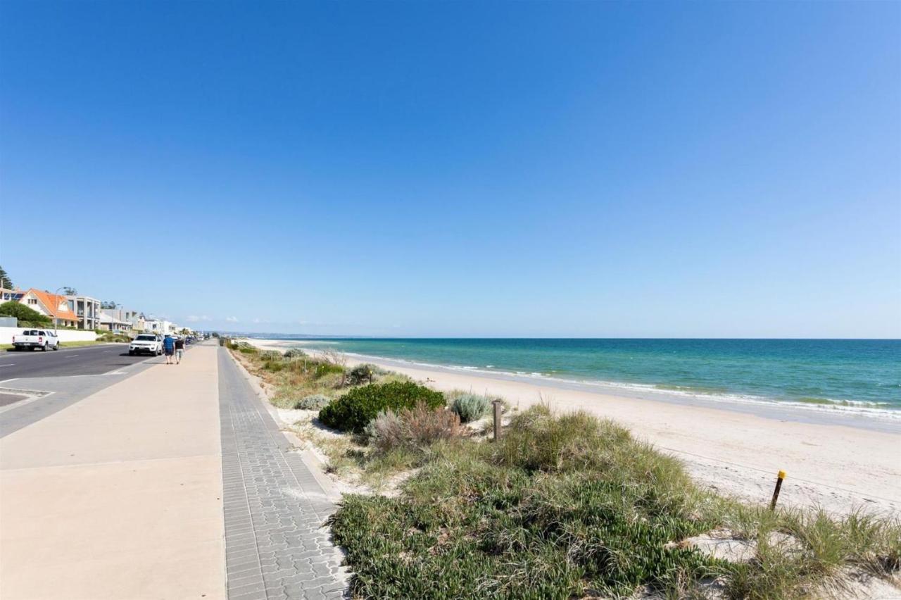 Holiday home Henley Beachfront Luxury With Private Pool, And Sauna!