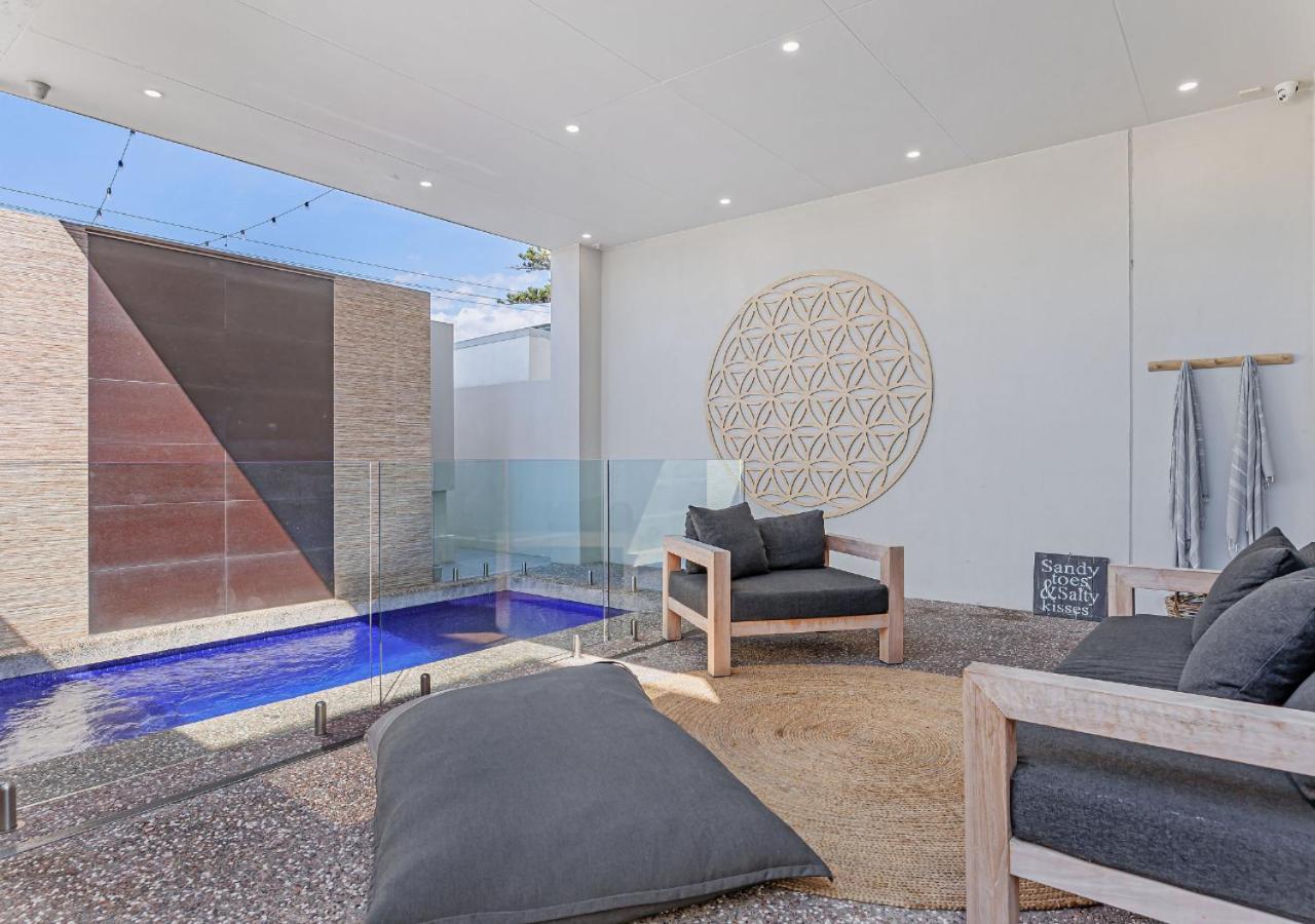 Holiday home Henley Beachfront Luxury With Private Pool, And Sauna!