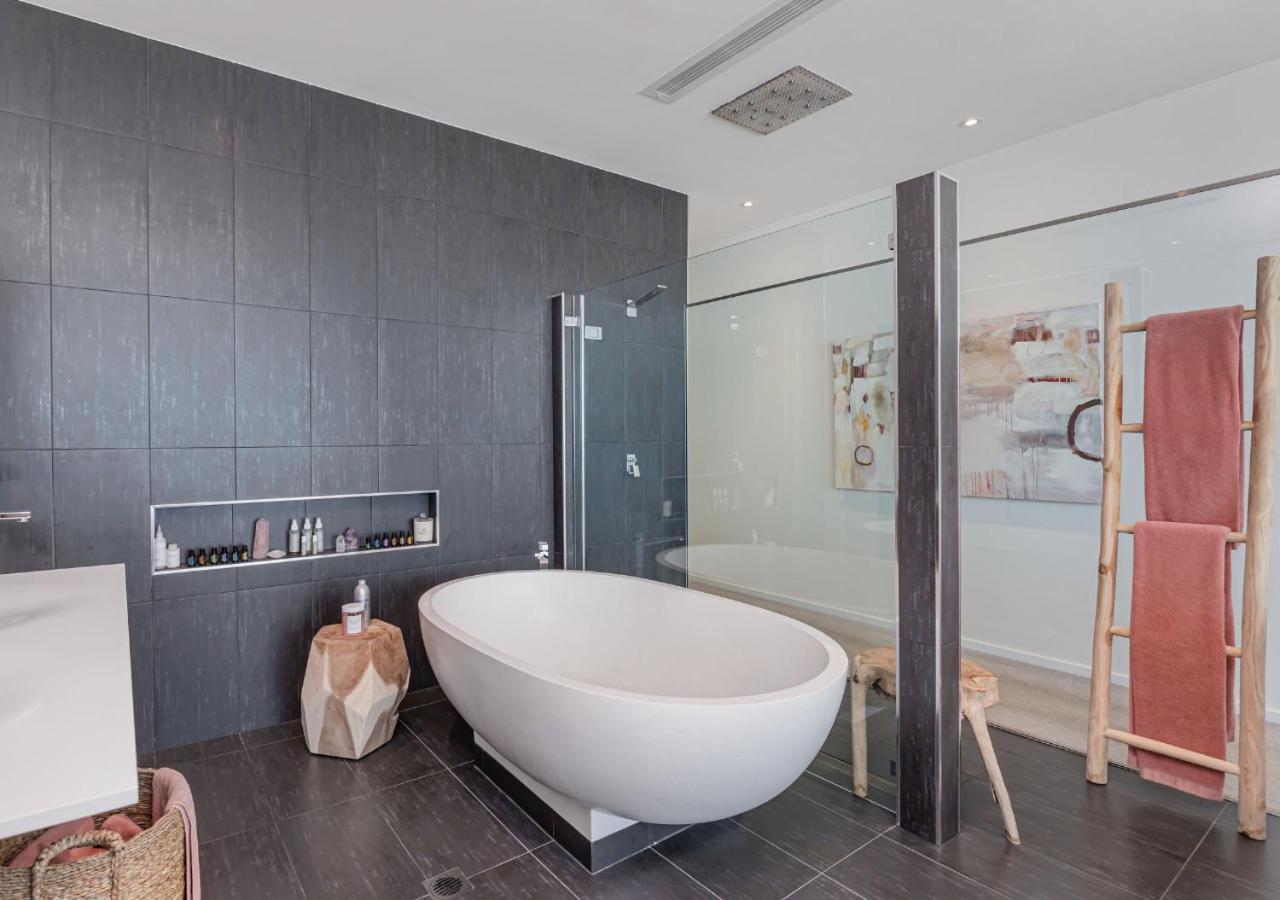 Henley Beachfront Luxury With Private Pool, And Sauna! Henley Beach South