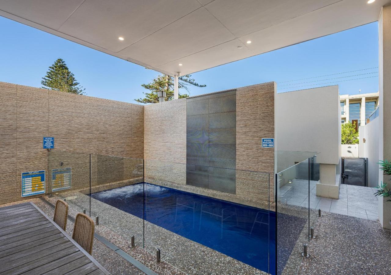Henley Beachfront Luxury With Private Pool, And Sauna! Holiday home