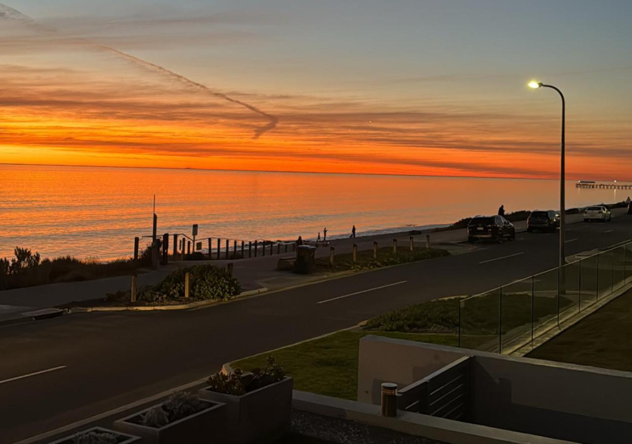 Henley Beachfront Luxury With Private Pool, And Sauna! Henley Beach South